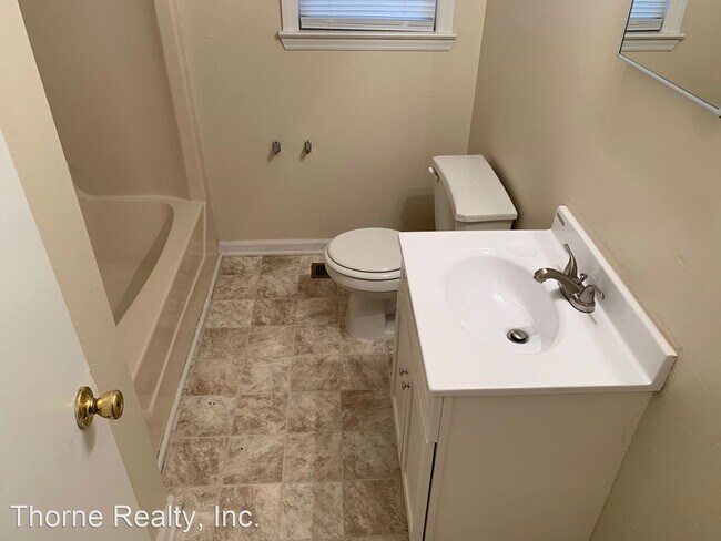 Foto del edificio - 3 br, 1 bath House - 1025 Hazelwood Drive
