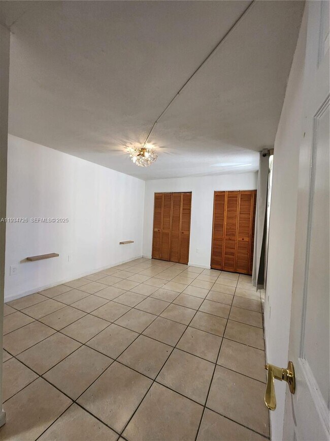 Foto del edificio - 19715 SW 114th Ave