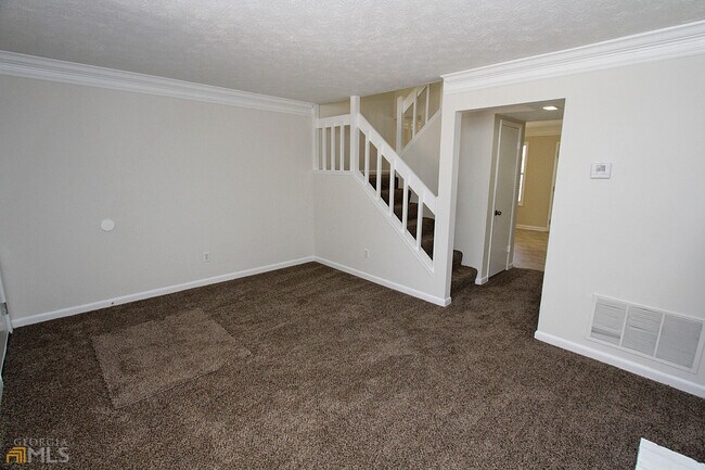 Foto del edificio - 3205 Highpoint Ct