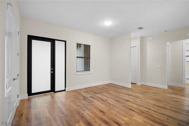 Foto del edificio - 3244 32nd Ave SE