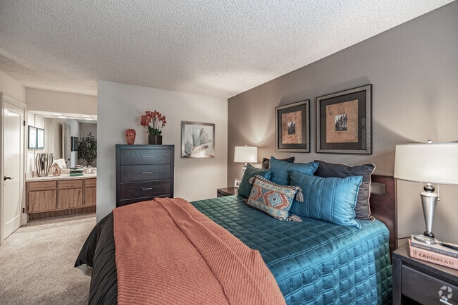 1BR, 1BA - 720SF - Bedroom - Pinecreek Village Apartments