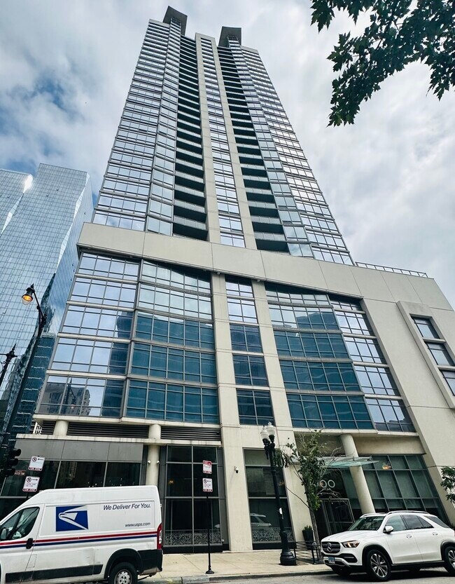Foto del edificio - 100 E 14th St