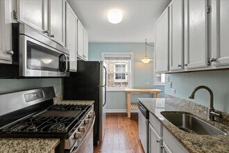 Building Photo - 1439 W Elmdale Ave