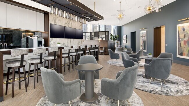 Foto del edificio - 823 W Madison St