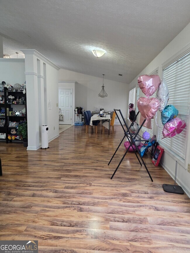 Building Photo - 4585 Brook Farms Ct