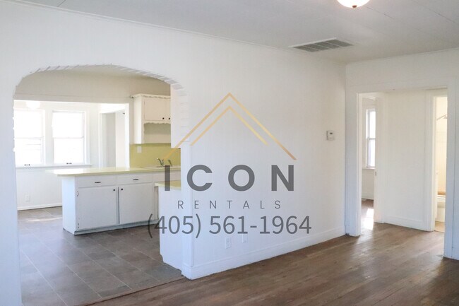 Building Photo - 146 N El Reno Ave