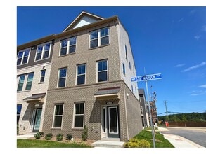 Building Photo - 43800 Mystic Maroon Ter