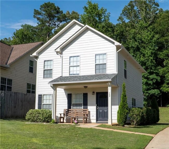 Building Photo - Cute 2 Story Home in Lundy Chase