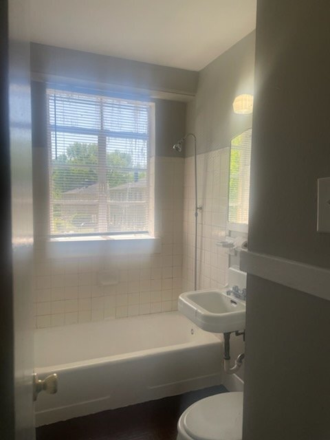 Foto del edificio - "Charming 2-Bedroom Retreat with Spacious ...