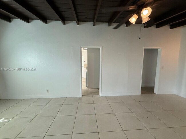 Foto del edificio - 381 NW 16th St