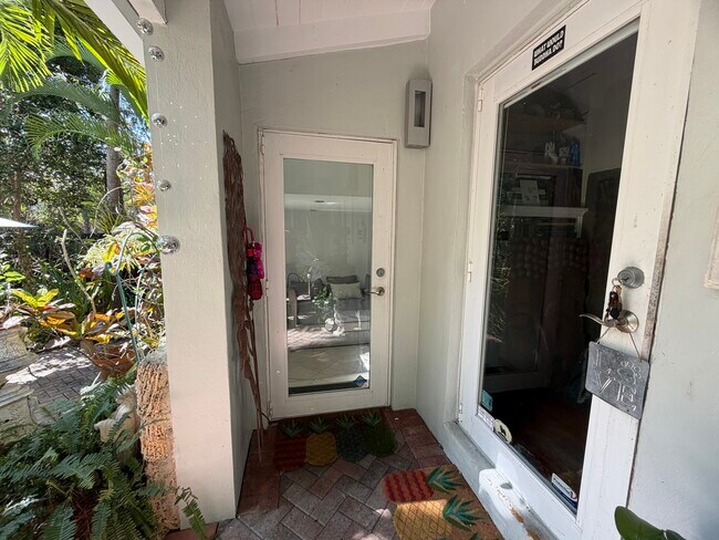 Puerta de entrada a la eficiencia - 2539 Swanson Ave