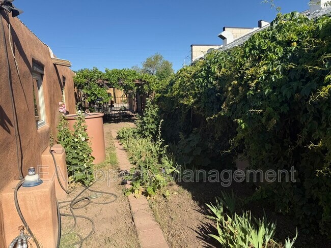 Foto del edificio - 511 15th St NW