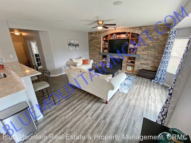 Foto del edificio - 1623 Lookout Springs Dr
