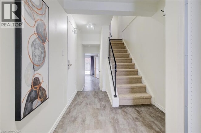 Photo du bâtiment - 1115 Paramount Dr