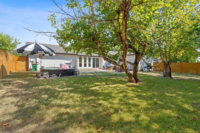 Foto del edificio - 4902 Carsonhill Dr