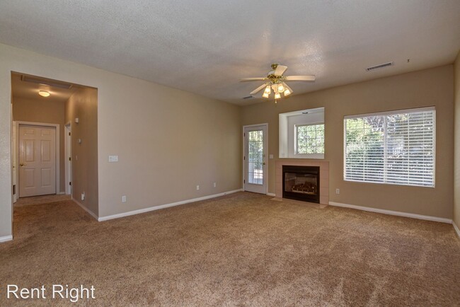 Building Photo - 2 br, 2 bath House - 1835 E. Mulberry St