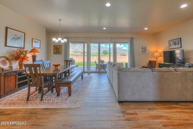 Foto del edificio - 6321 Oak Ln