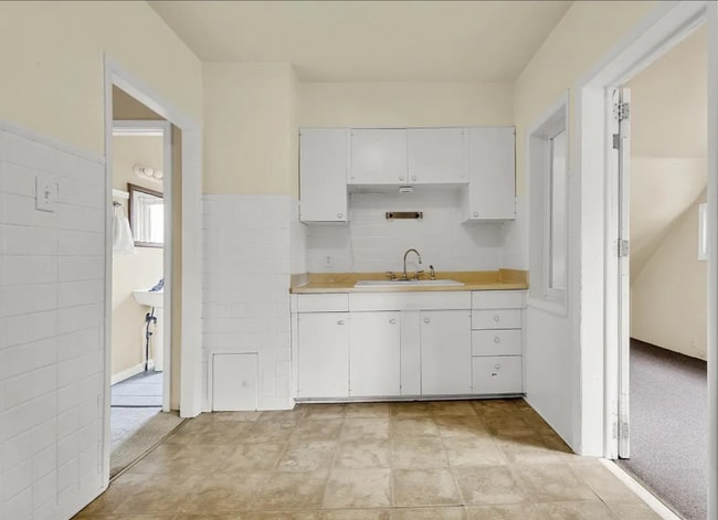 Kitchen - 552 N 62nd St