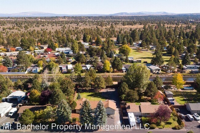 Building Photo - 3 br, 2 bath House - 61490 CAMELOT PL