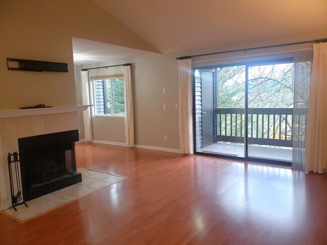 Building Photo - Updated Beaverton Condo in Murrayhill 2 be...
