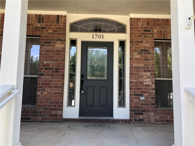 Foto del edificio - 1701 Hill Country Dr