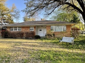 Building Photo - 1217 Linden Dr