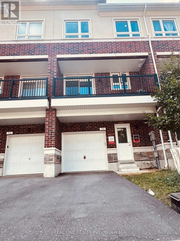 Primary Photo - 70 Chicago Ln