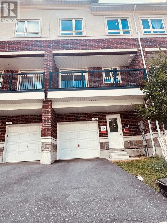 Building Photo - 70 Chicago Ln