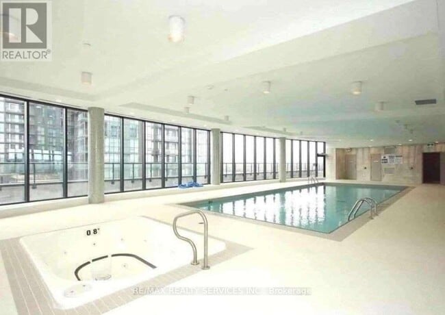 Building Photo - 35 Watergarden Dr