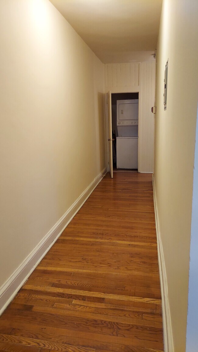 Foto del edificio - 1004 M St NW