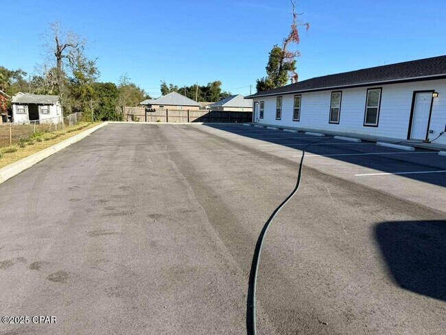 Foto del edificio - 2913 E 5th Ct