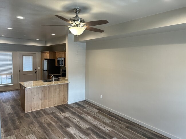 Building Photo - 179 E 300 S