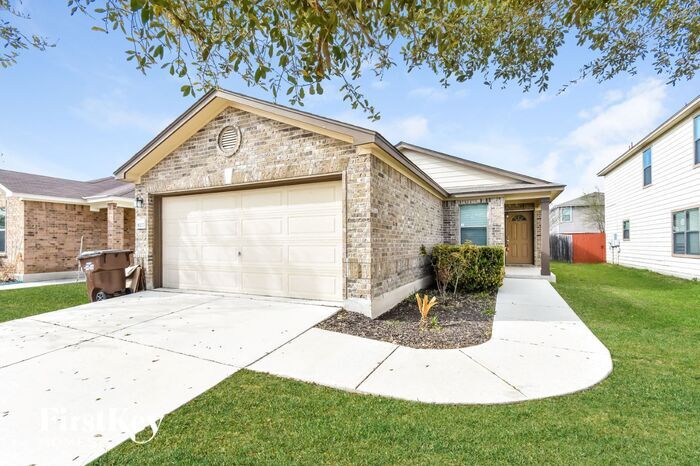 Primary Photo - 10227 Maple Ranch