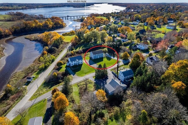 Beautiful Townhome - 115 Gleason St