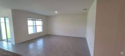 Building Photo - 8904 SW 50th Ter