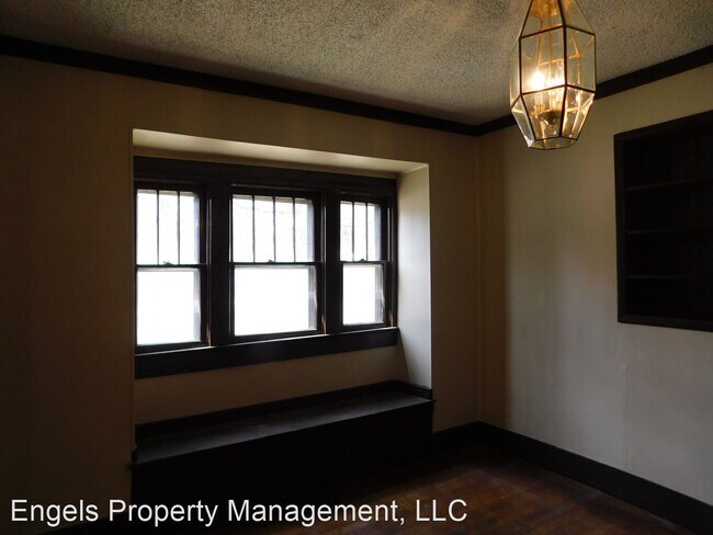 Building Photo - 3 br, 1.5 bath House - 824 W 2nd