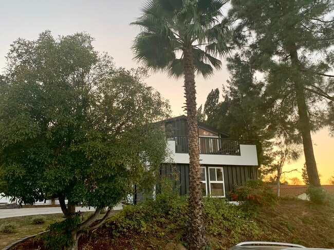 Photo - 22700 Flamingo St (Woodland Hills, CA) House