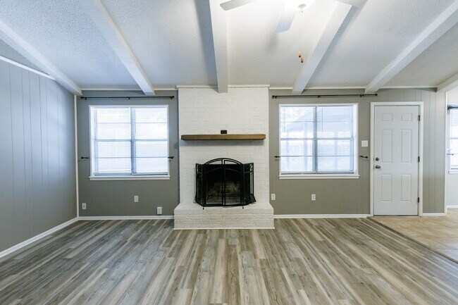 Building Photo - Wonderful 3/2/2 in Lubbock, TX!
