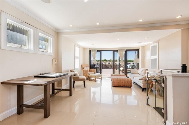 Building Photo - 831 Oceanfront