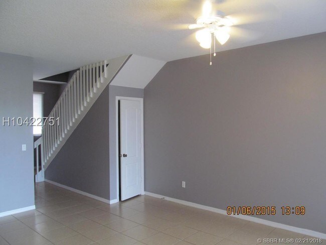 Foto del edificio - 911 Seminole Palms Dr