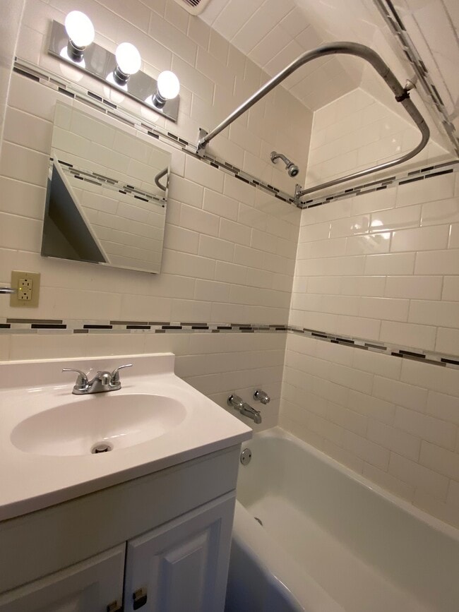 sink - 3916 Coleman St