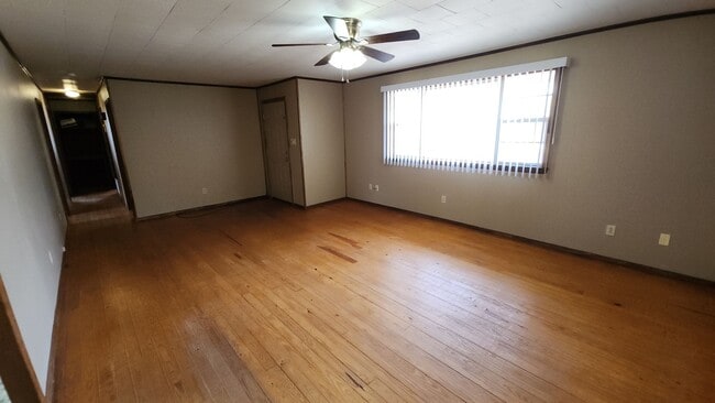 Foto del edificio - 605 N Front St