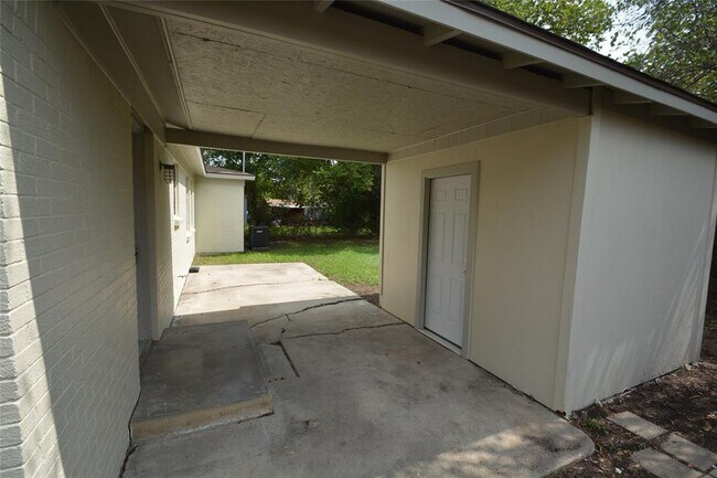 Building Photo - 5525 Volder Dr