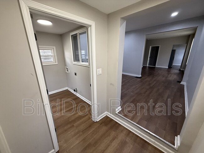 Foto del edificio - 1451 Wendell Ave