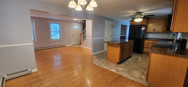 Building Photo - 588 Weston Rd