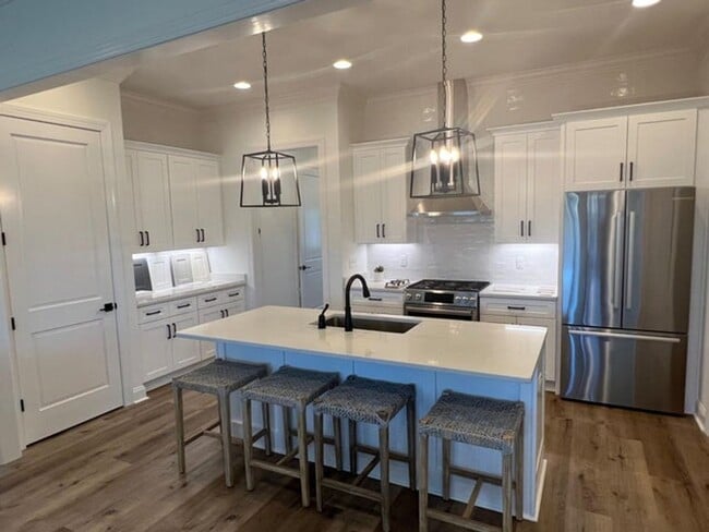 Building Photo - 157 Suwanee Dr