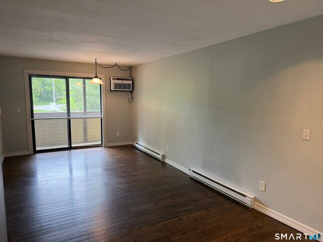 Foto del edificio - 8 Oakwood Ave