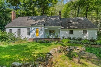 Building Photo - 156 Concord Dr
