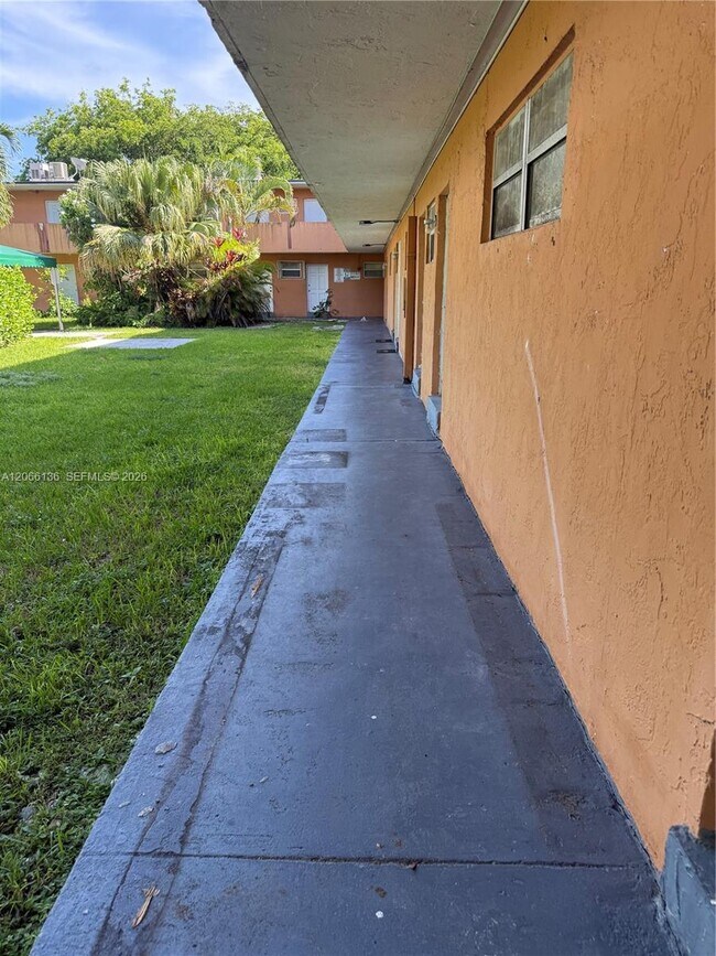 Foto del edificio - 9760 SW 184th St