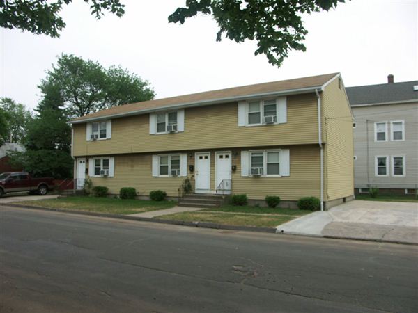 Primary Photo - 96 Carlton St